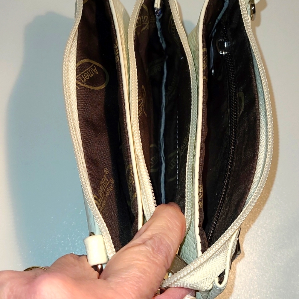 Reduced--Ameri Leather Triple Compartment Crossbo… - image 6